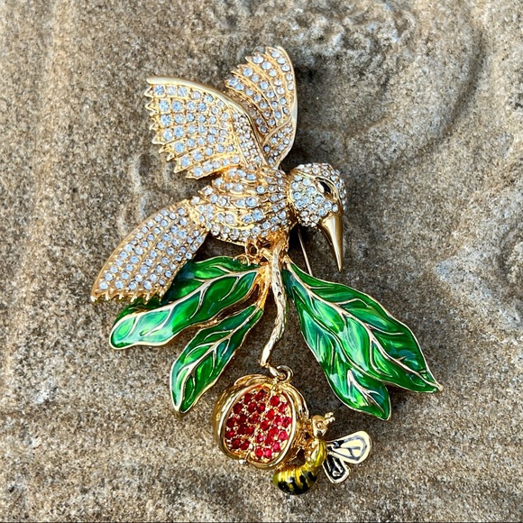 Large Dramatic Scene of Nature HummingBird Brooch - Picture 1 of 13